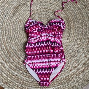 Liz Lange maternity swimsuit